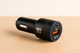 Cargador de Coche Dual USB y USB-C - Carga Rápida y Compacta